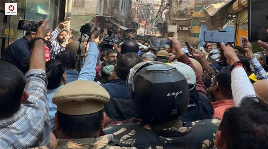 दालमंडी चौड़ीकरण को लेकर फिर पहुंचा प्रशाशन का बुलडोजर, मौके पर भारी पुलिस फोर्स तैनात, जानें पूरा अपडेट