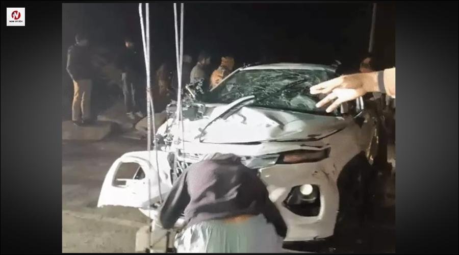 यूपी में दो बड़े हादसे, मथुरा-औरैया में नहर में गिरीं दो कार, मच गई चीख-पुकार, 7 की मौत से मचा मातम