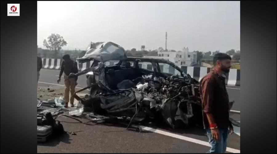 महाकाल के दर्शन कर लौट रहे यूपी के चार दोस्तों की मौत, कोटा में ट्रक में घुसी कार, हादसे की खबर मिलते ही फफक पड़े परिवार