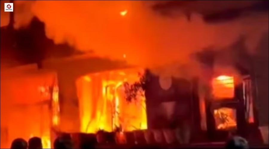 मध्य प्रदेश के इंदौर में बड़ा हादसा, EV चार्जिंग स्टेशन से लगी आग, 8 की मौत से मचा मातम, 4 गंभीर रूप से झुलसे, बिजली कटने से नहीं खुला घर का डिजिटल लॉक