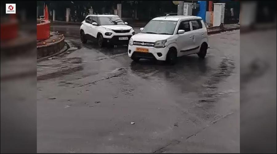 यूपी के इन जिलों में आज बारिश का अलर्ट, लखनऊ में गिरा रिमझिम पानी, 40 घंटे प्रति किलोमीटर की रफ्तार से चलेंगे हवा के झोंके