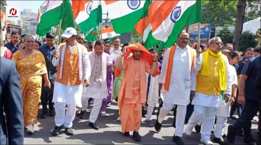सुबह-सुबह लखनऊ की सड़कों पर नेताओं के साथ उतरे सीएम योगी, गमछा बांधकर चले पैदल