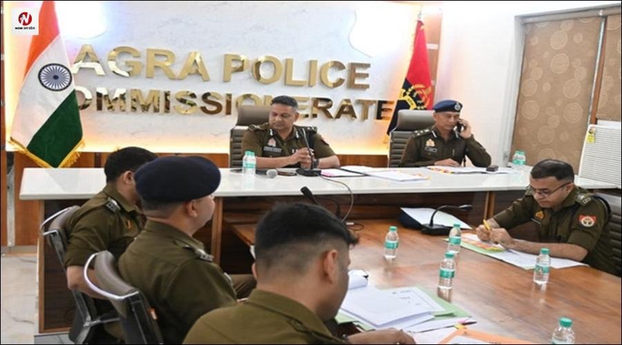 यूपी पुलिस के लिए चेतावनी, वर्दी में रील बनाई तो जाएगी नौकरी, सोशल मीडिया की नई गाइडलाइन जारी